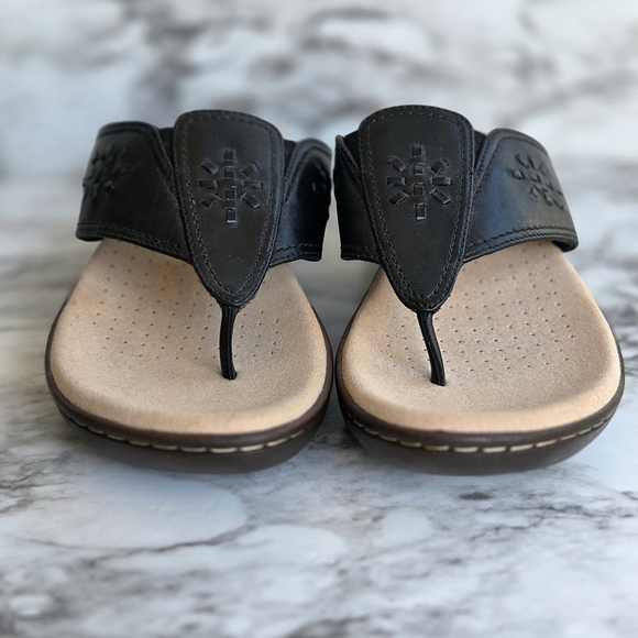 Clarks Black Leather Comfort Sandals - Picture 2 of 7